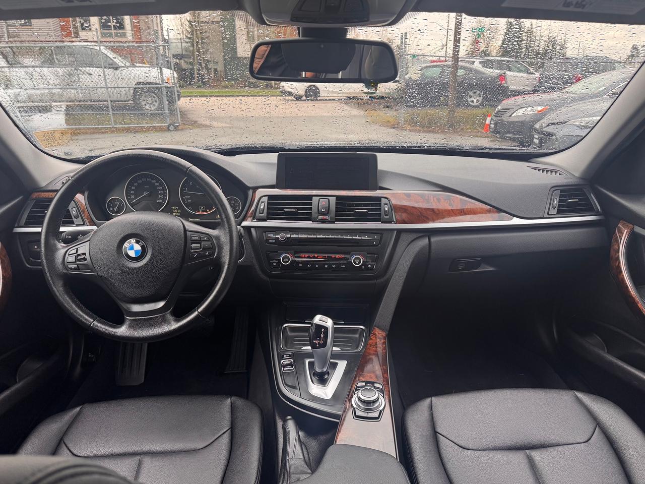 2012 BMW 3 Series 320i FINANCING AVAILABLE Photo10