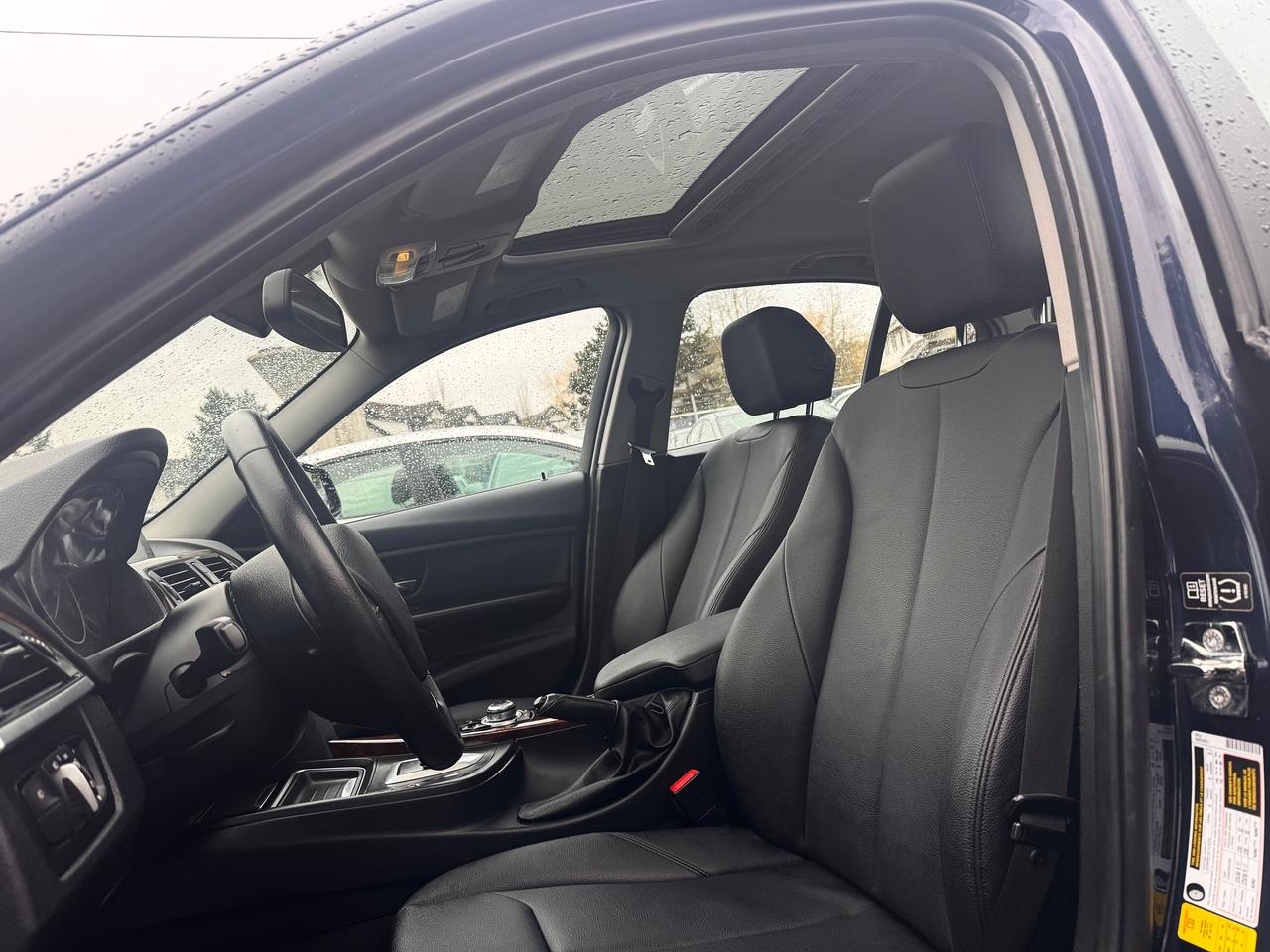 2012 BMW 3 Series 320i FINANCING AVAILABLE Photo9