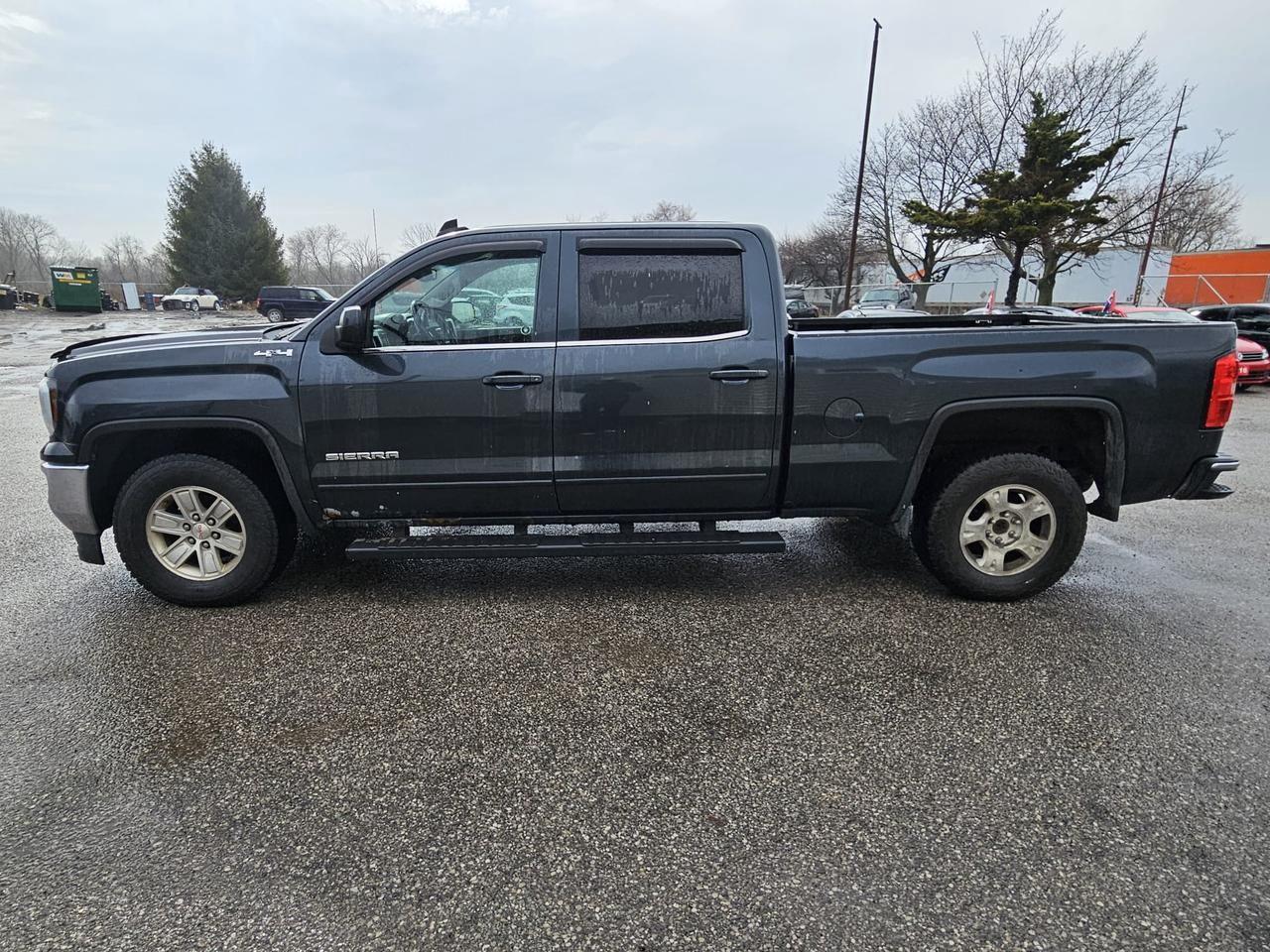 2017 GMC Sierra 1500 4WD CREW CAB 153.0" SLE Photo