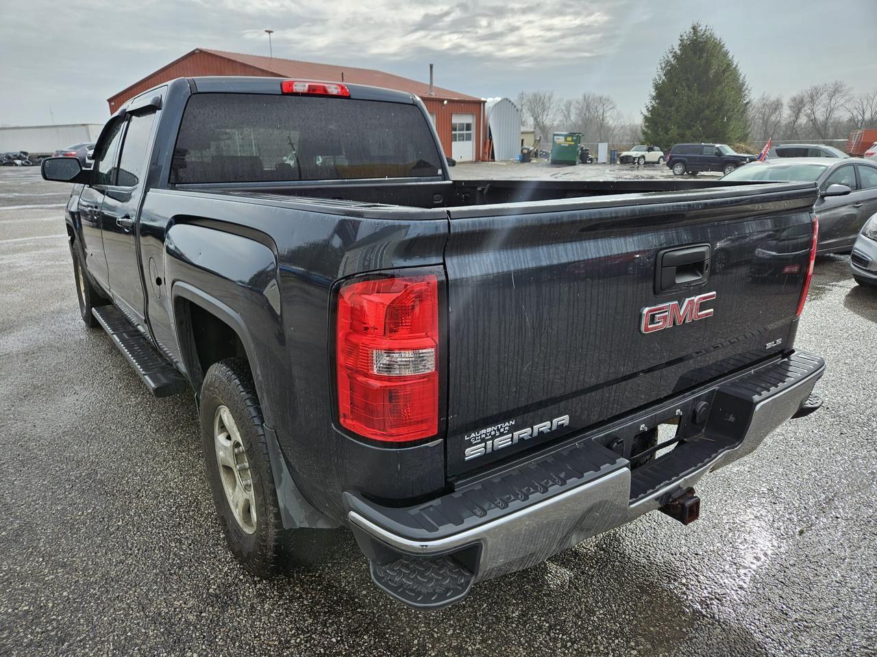 2017 GMC Sierra 1500 4WD CREW CAB 153.0" SLE Photo