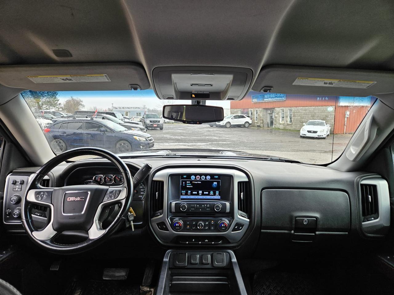 2017 GMC Sierra 1500 4WD CREW CAB 153.0" SLE Photo