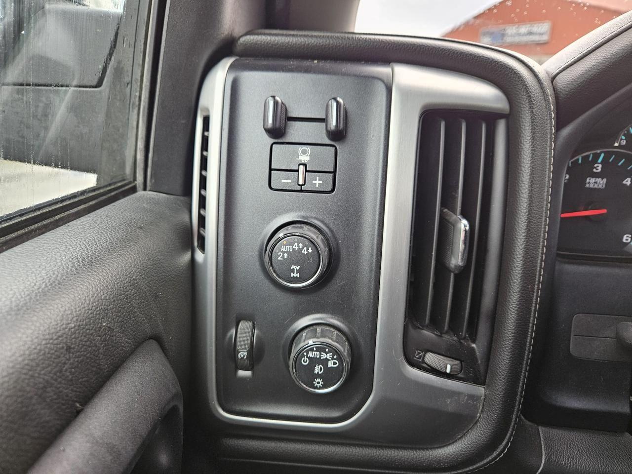 2017 GMC Sierra 1500 4WD CREW CAB 153.0" SLE Photo
