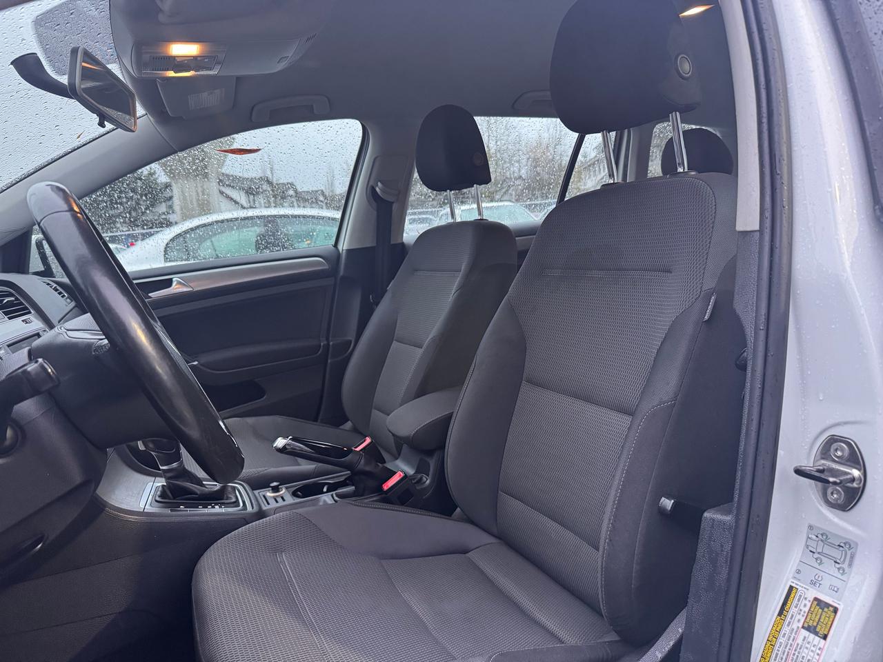 2016 Volkswagen Golf Comfortline FINANCING AVAILABLE Photo9