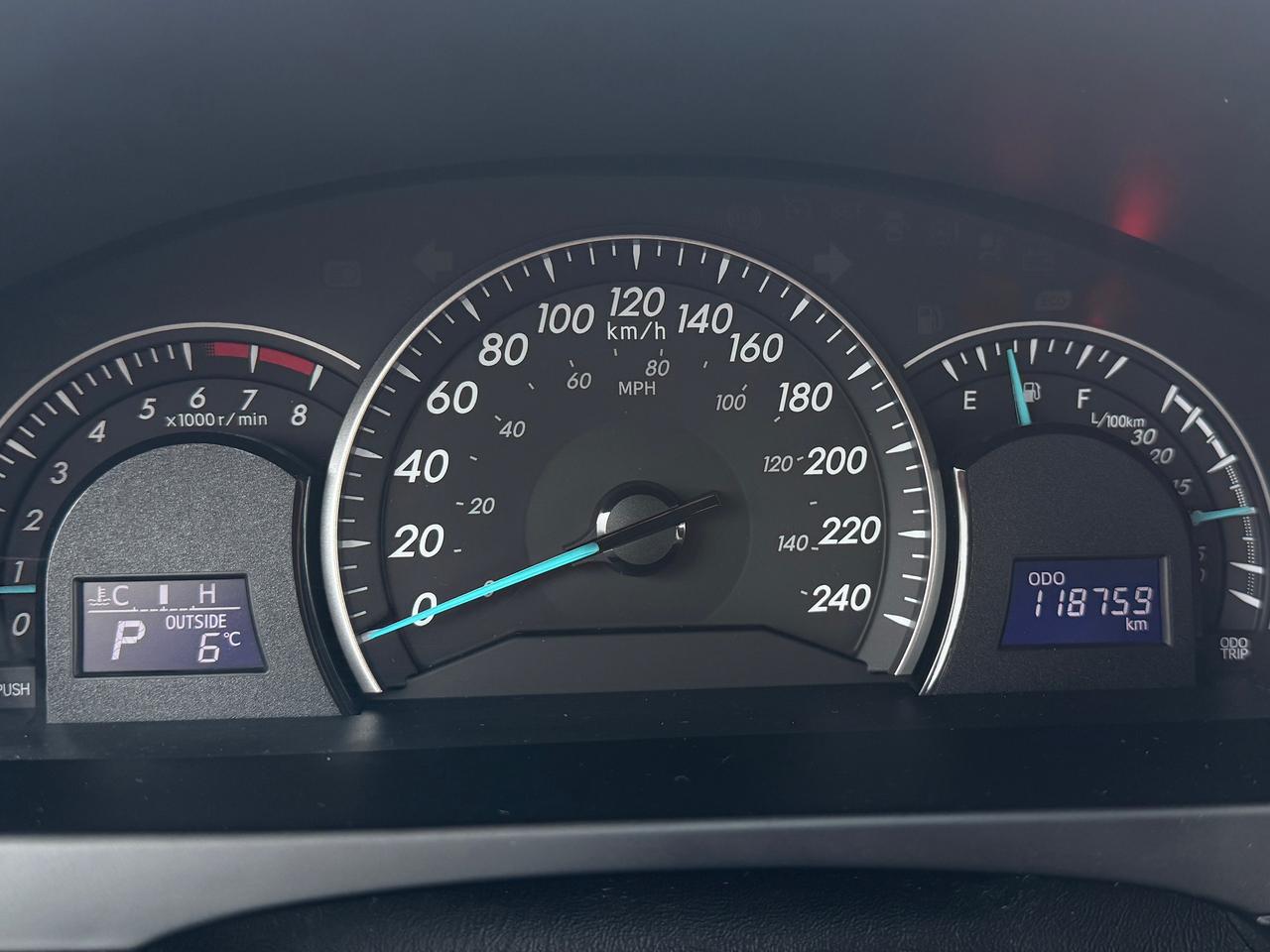 2014 Toyota Camry LE FINANCING AVAILABLE Photo11