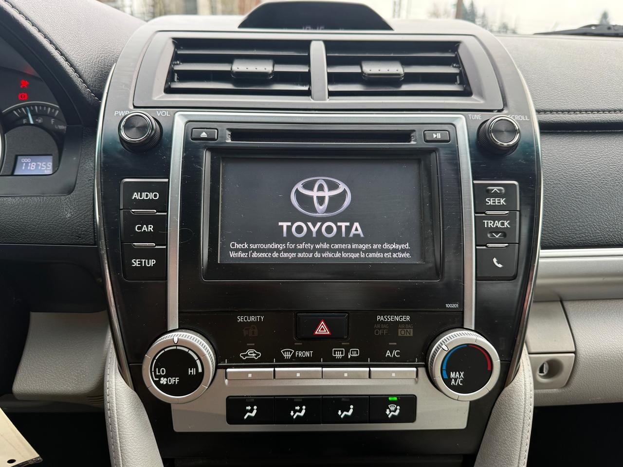 2014 Toyota Camry LE FINANCING AVAILABLE Photo13