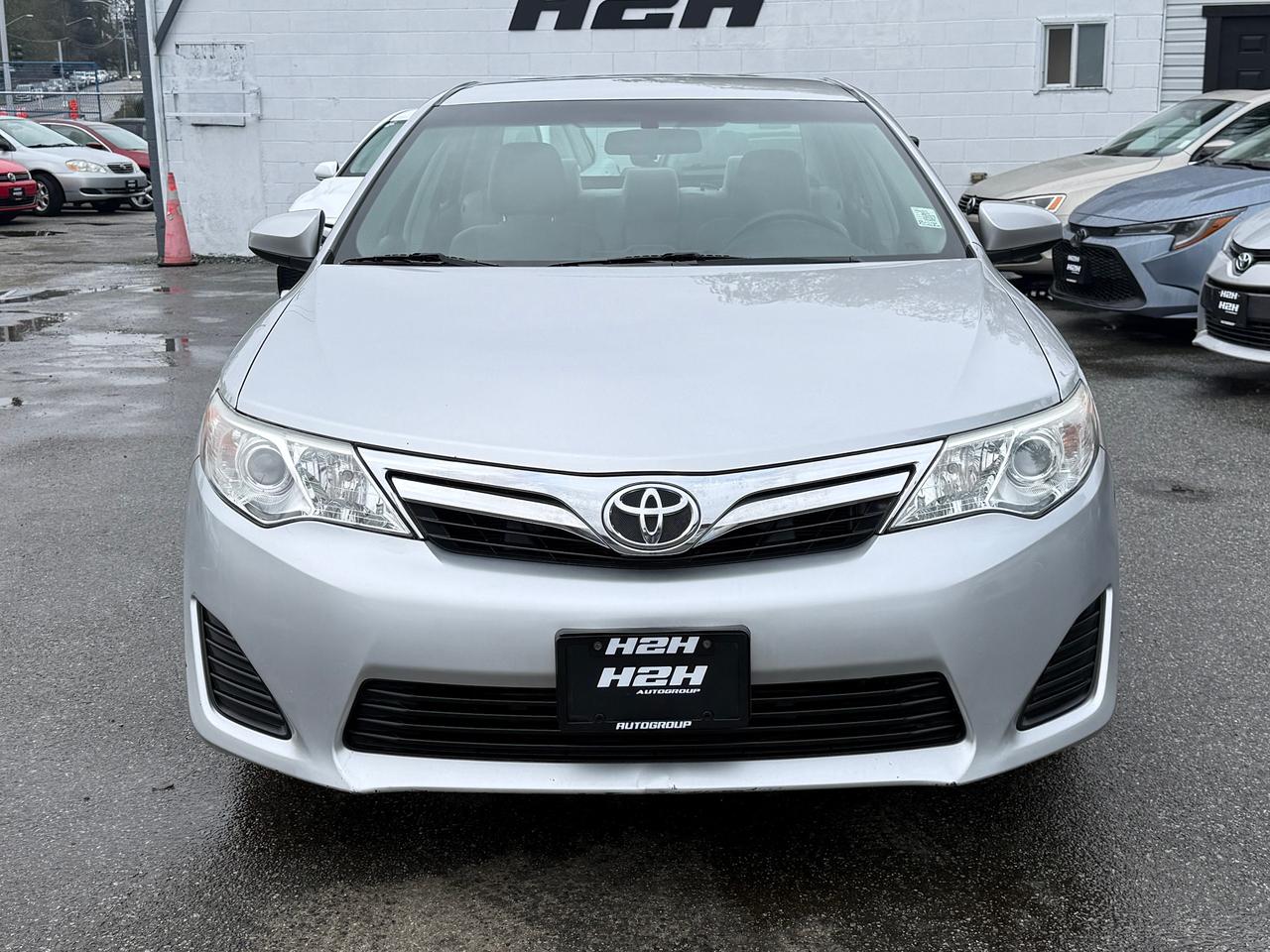 2014 Toyota Camry LE FINANCING AVAILABLE Photo2