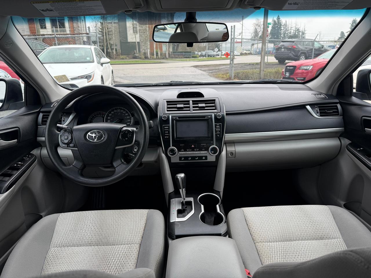 2014 Toyota Camry LE FINANCING AVAILABLE Photo10