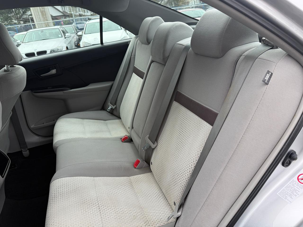 2014 Toyota Camry LE FINANCING AVAILABLE Photo14