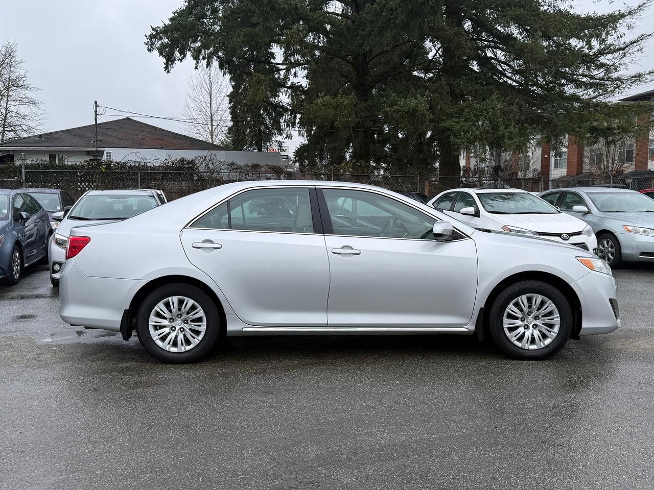 2014 Toyota Camry LE FINANCING AVAILABLE Photo4