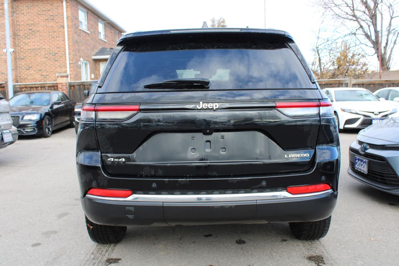 2023 Jeep Grand Cherokee LAREDO 4x4 - Photo #6