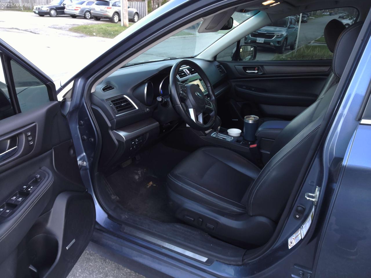 2016 Subaru Legacy 4dr Sdn CVT 3.6R w/Limited Pkg Photo4