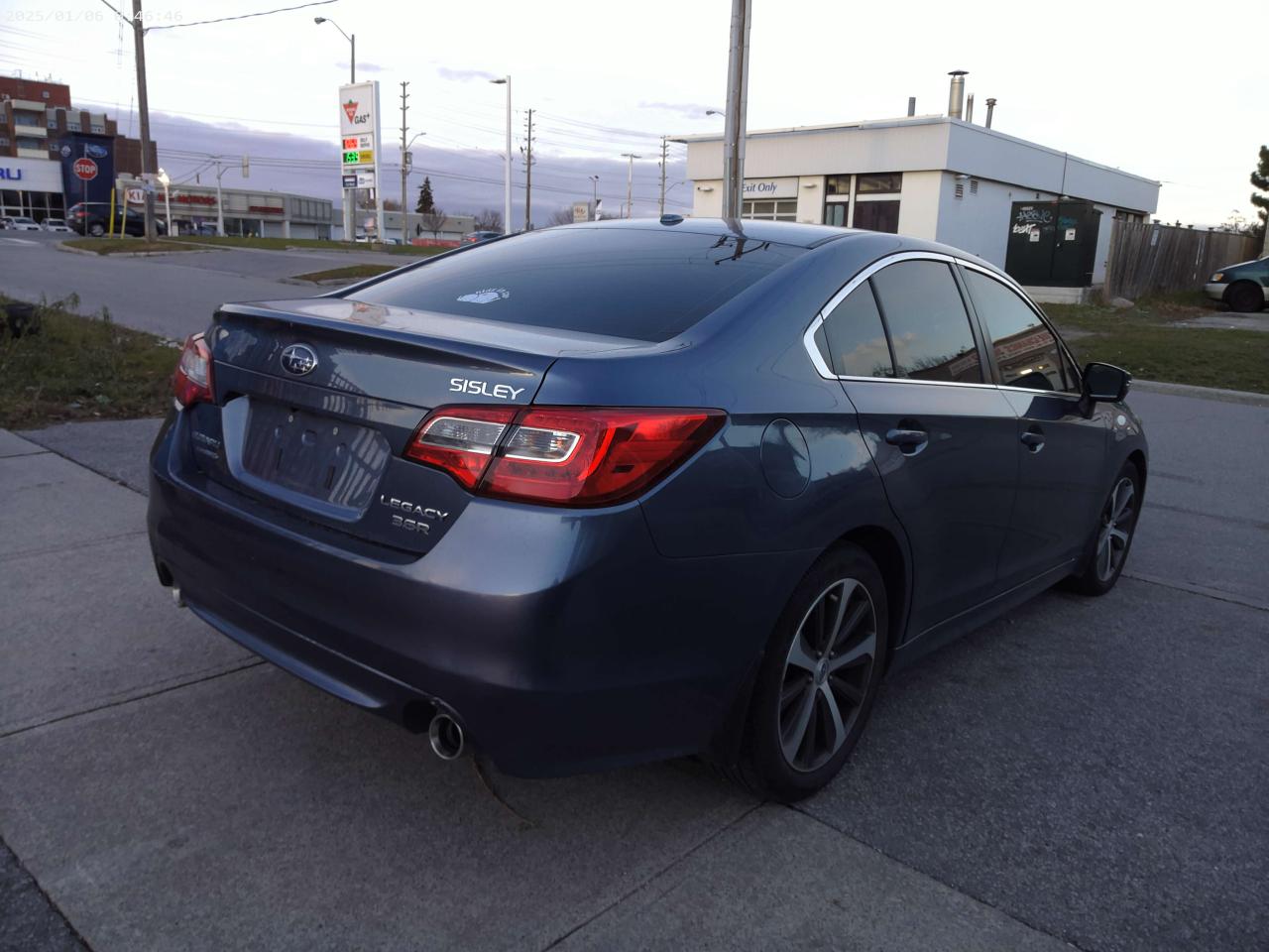 2016 Subaru Legacy 4dr Sdn CVT 3.6R w/Limited Pkg Photo2