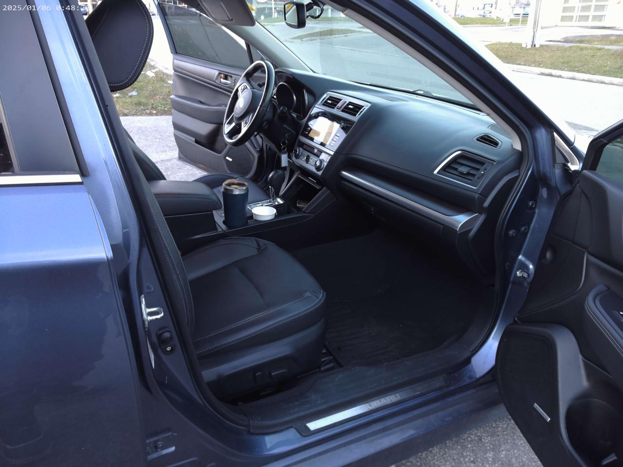 2016 Subaru Legacy 4dr Sdn CVT 3.6R w/Limited Pkg - Photo #9