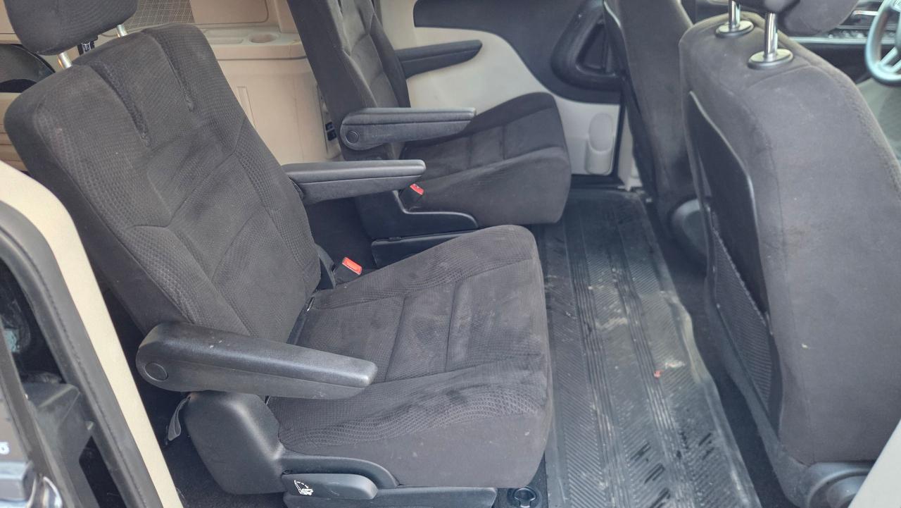 2014 Dodge Grand Caravan SXT DVD/Camera/2 sets rims/tires - Photo #9