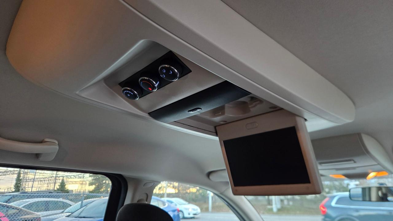 2014 Dodge Grand Caravan SXT DVD/Camera/2 sets rims/tires - Photo #10