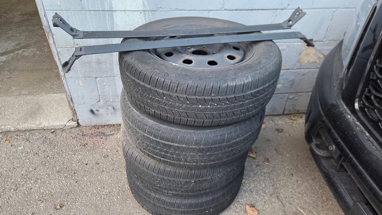 2014 Dodge Grand Caravan SXT DVD/Camera/2 sets rims/tires - Photo #13