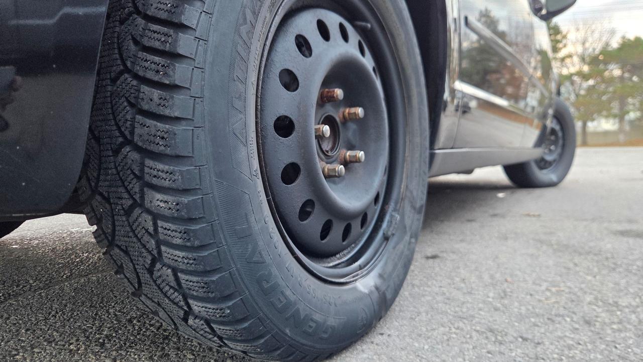 2014 Dodge Grand Caravan SXT DVD/Camera/2 sets rims/tires - Photo #20