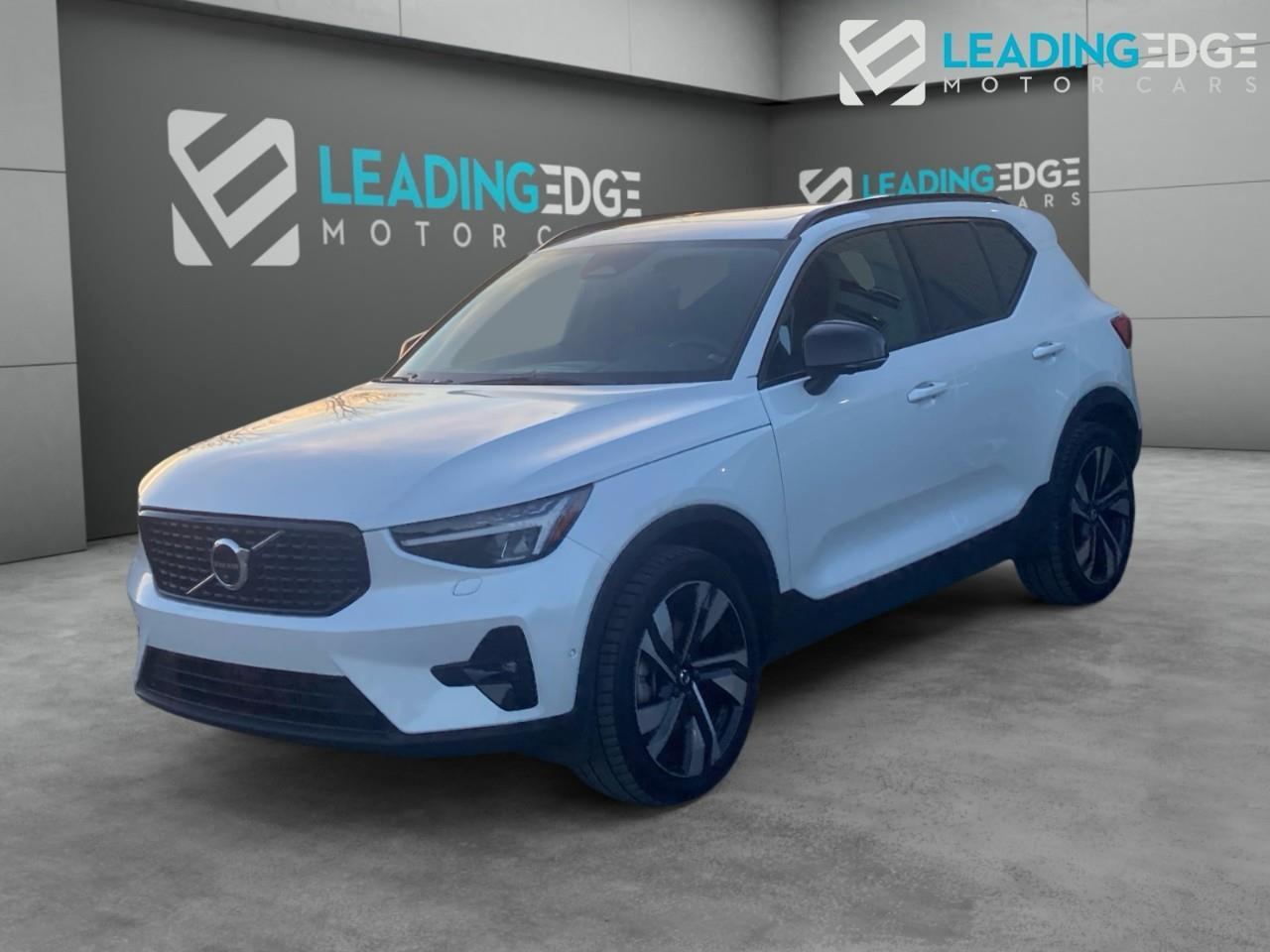 Used 2024 Volvo XC40 B5 Plus Dark Theme for sale in Orangeville, ON