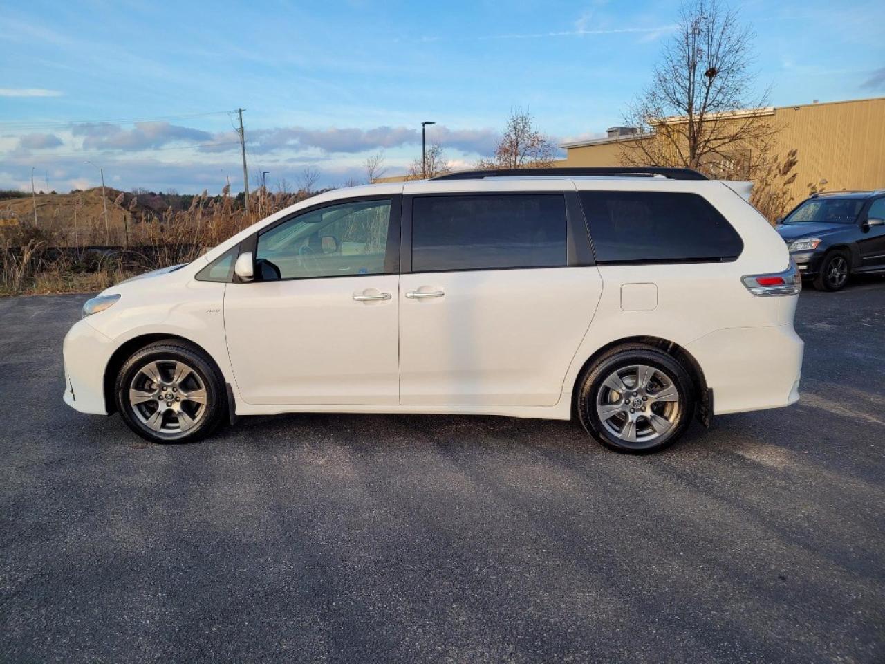 2020 Toyota Sienna SE 7-Passenger AWD Photo