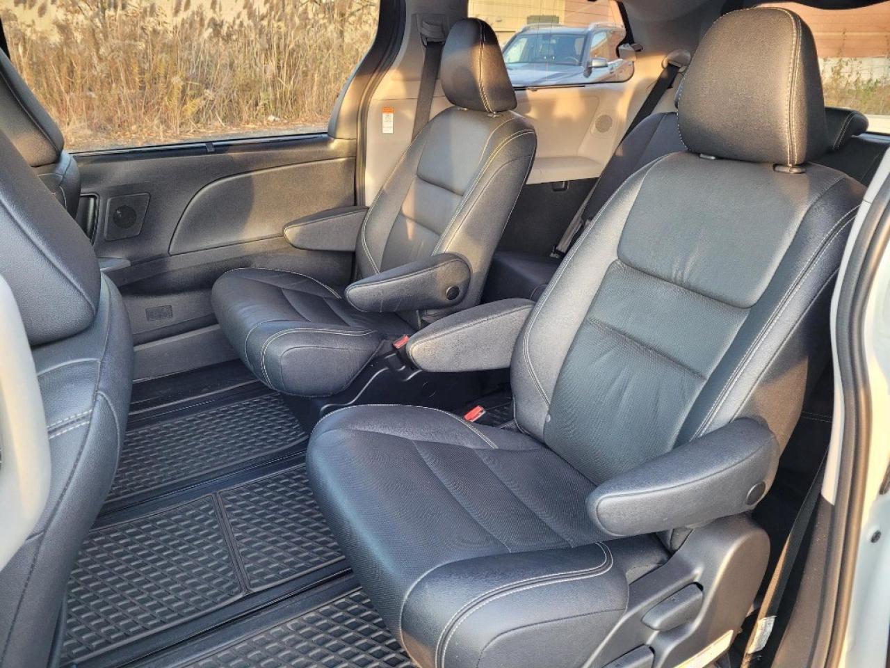 2020 Toyota Sienna SE 7-Passenger AWD Photo