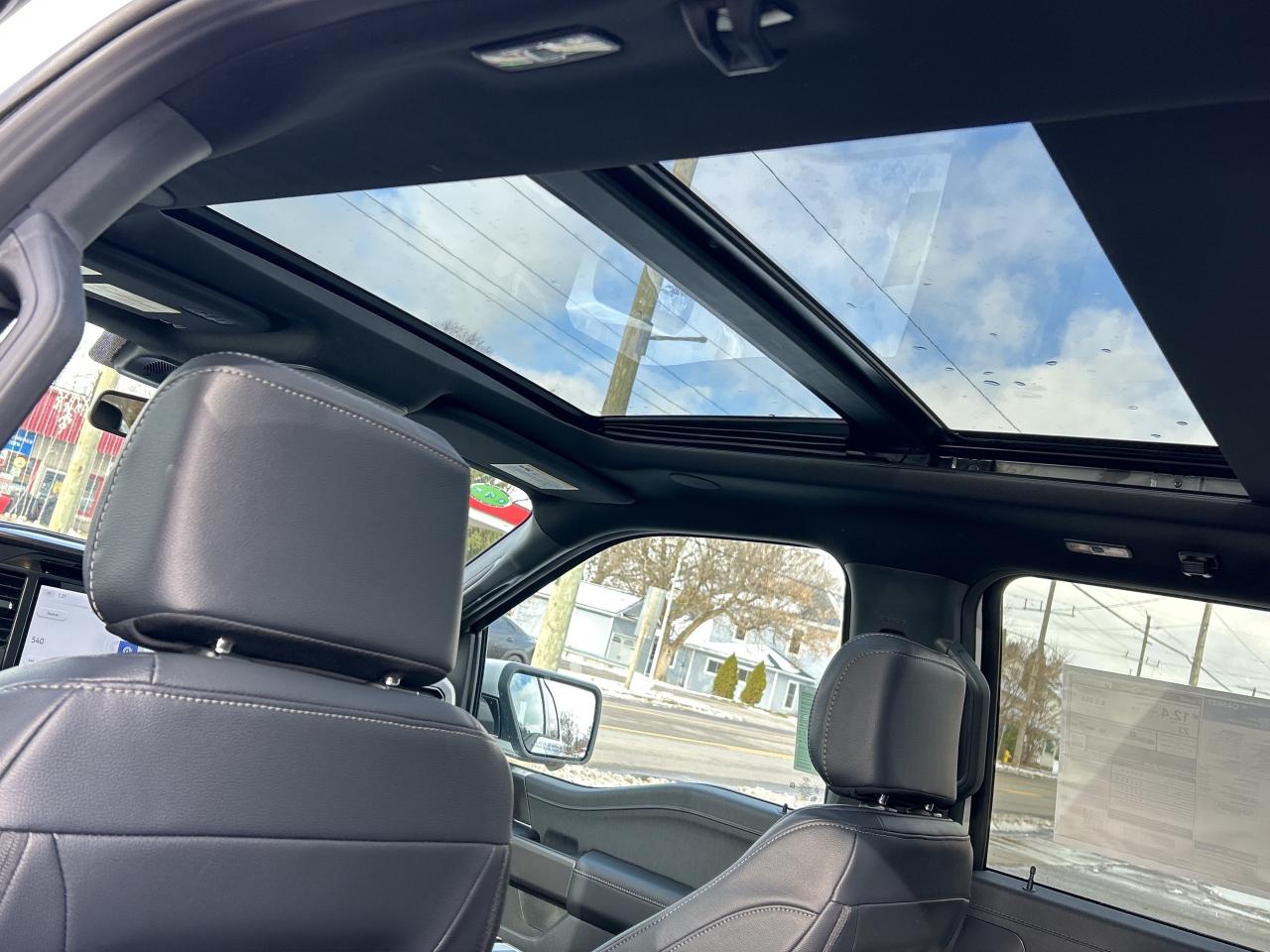 2025 Ford F-150 LARIAT  - Sunroof Photo