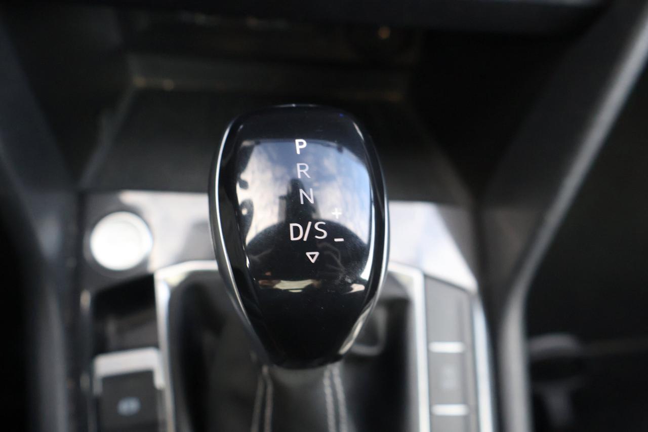 2022 Volkswagen Tiguan Comfortline R-Line Black Edition | Sunroof | Photo