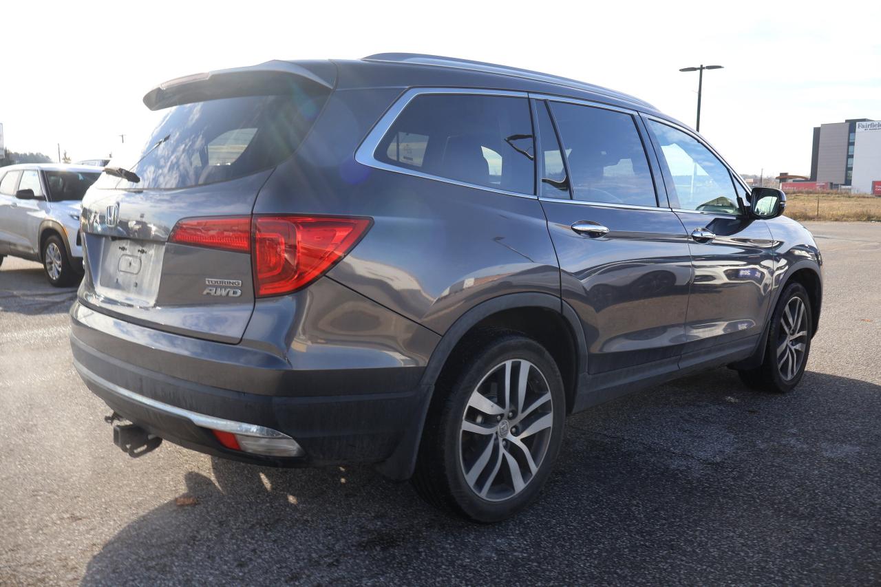 2018 Honda Pilot Touring | Panoramic Roof | Photo