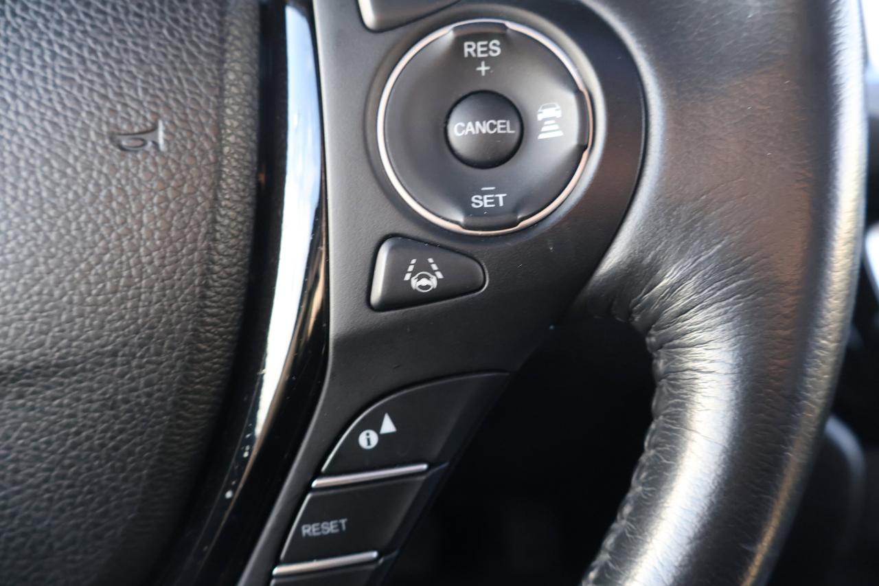 2018 Honda Pilot Touring | Panoramic Roof | Photo