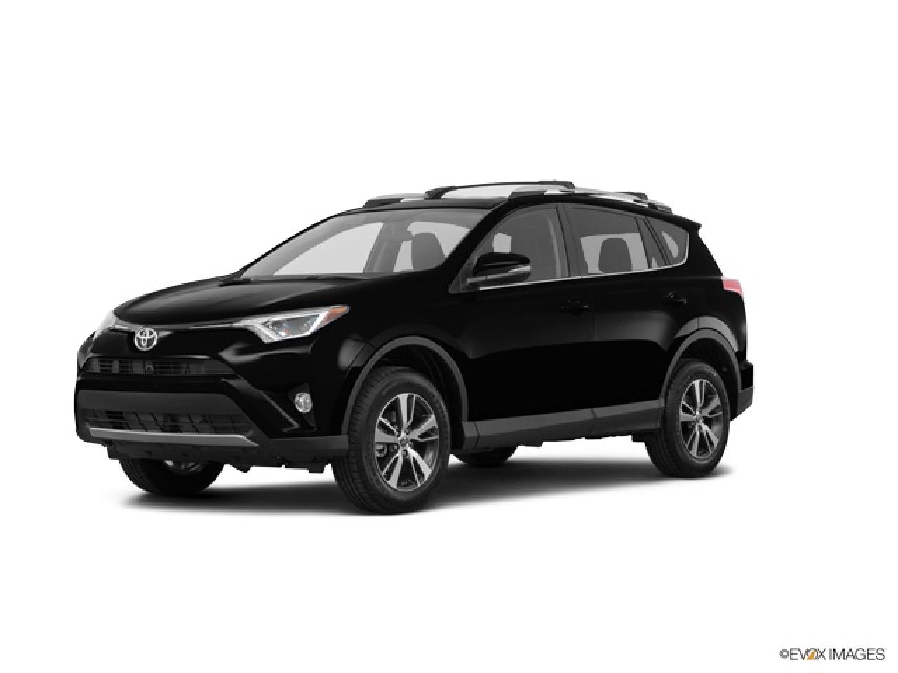 2017 Toyota RAV4 FWD XLE Photo2