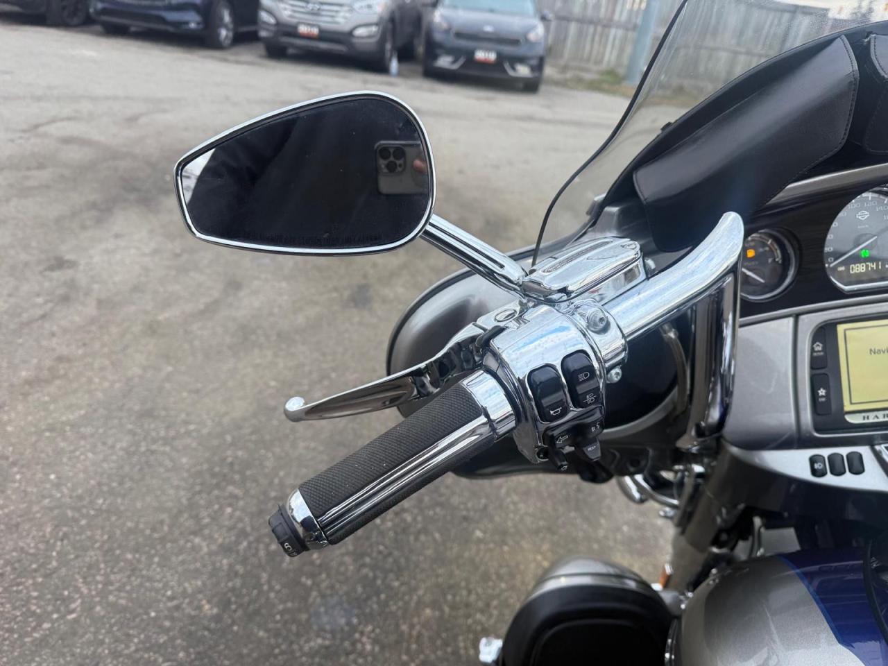 2017 Harley-Davidson CVO Limited SCREAMIN EAGLE, ELECTRA, LIGHT DAMAGE, AS IS - Photo #10