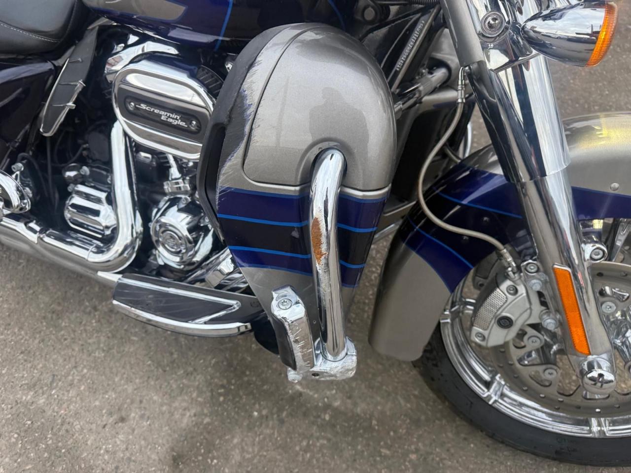 2017 Harley-Davidson CVO Limited SCREAMIN EAGLE, ELECTRA, LIGHT DAMAGE, AS IS - Photo #5