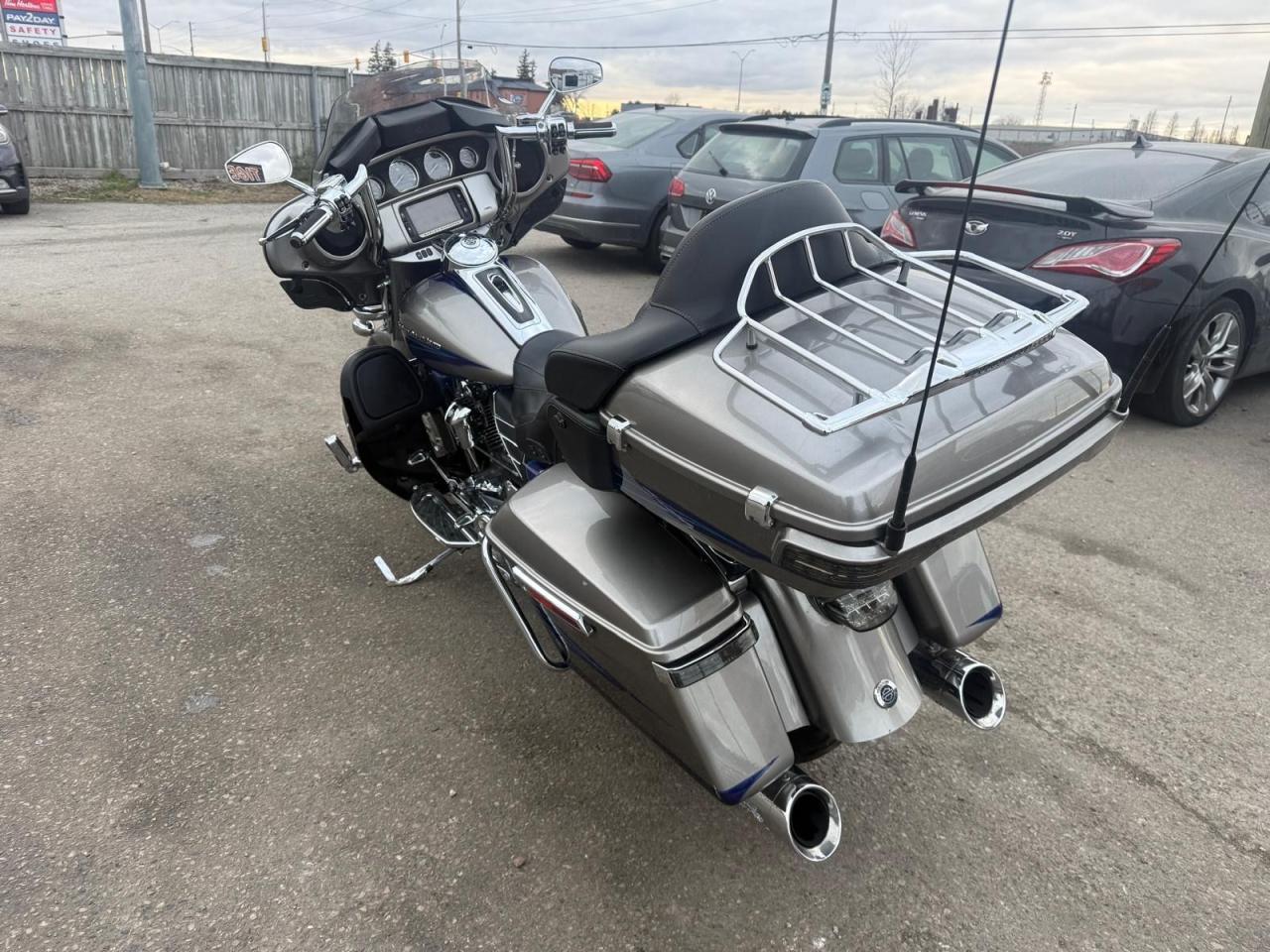 2017 Harley-Davidson CVO Limited SCREAMIN EAGLE, ELECTRA, LIGHT DAMAGE, AS IS - Photo #14