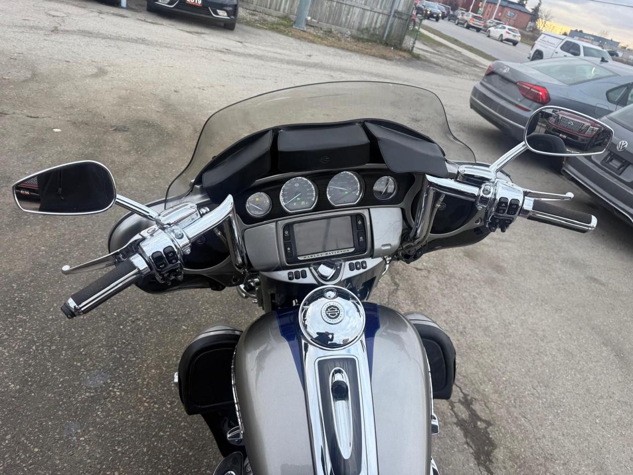 2017 Harley-Davidson CVO Limited SCREAMIN EAGLE, ELECTRA, LIGHT DAMAGE, AS IS - Photo #4