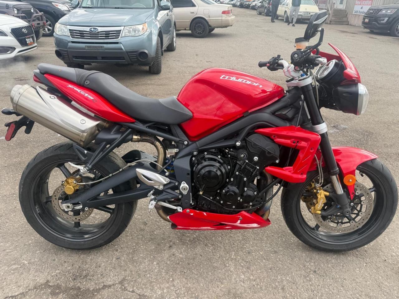 2012 Triumph Speed Triple R STREET FIGHTER, SPORT BIKE, 3 CYL, LIGHT DAMAGE Photo4