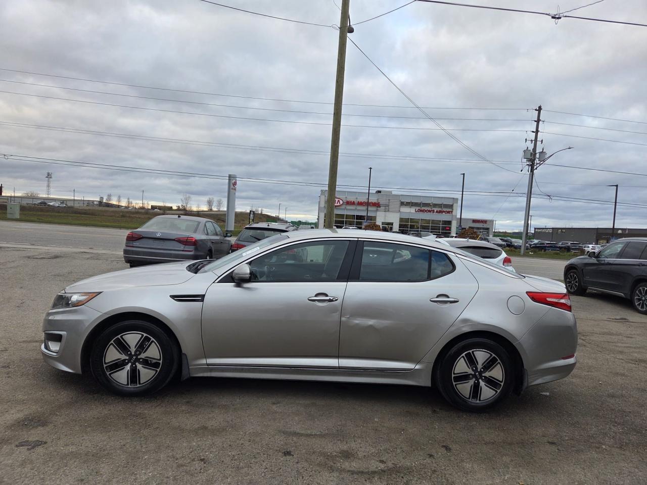 2011 Kia Optima HYBRID, SEDAN, LEATHER, ONLY 85KMS, CERTIFIED - Photo #2