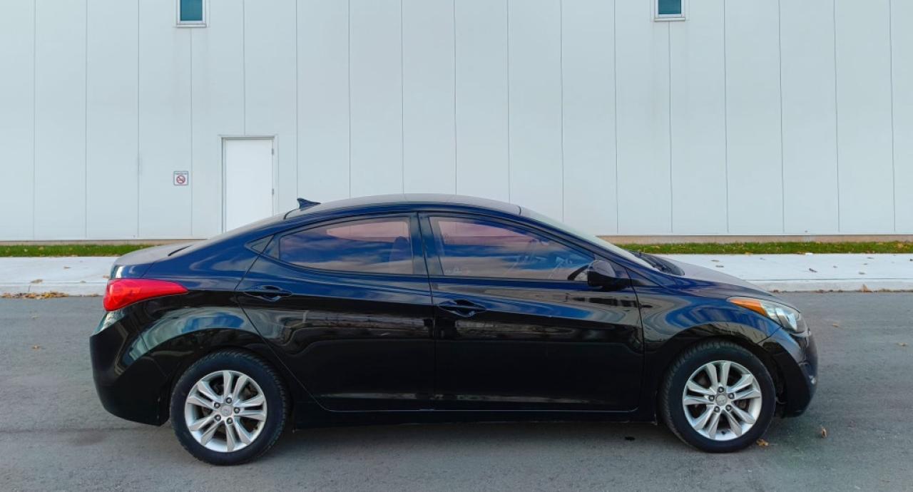 2013 Hyundai Elantra SE 2dr Coupe Automatic Photo
