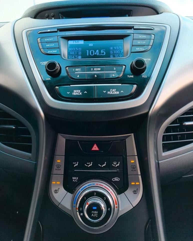 2013 Hyundai Elantra SE 2dr Coupe Automatic Photo