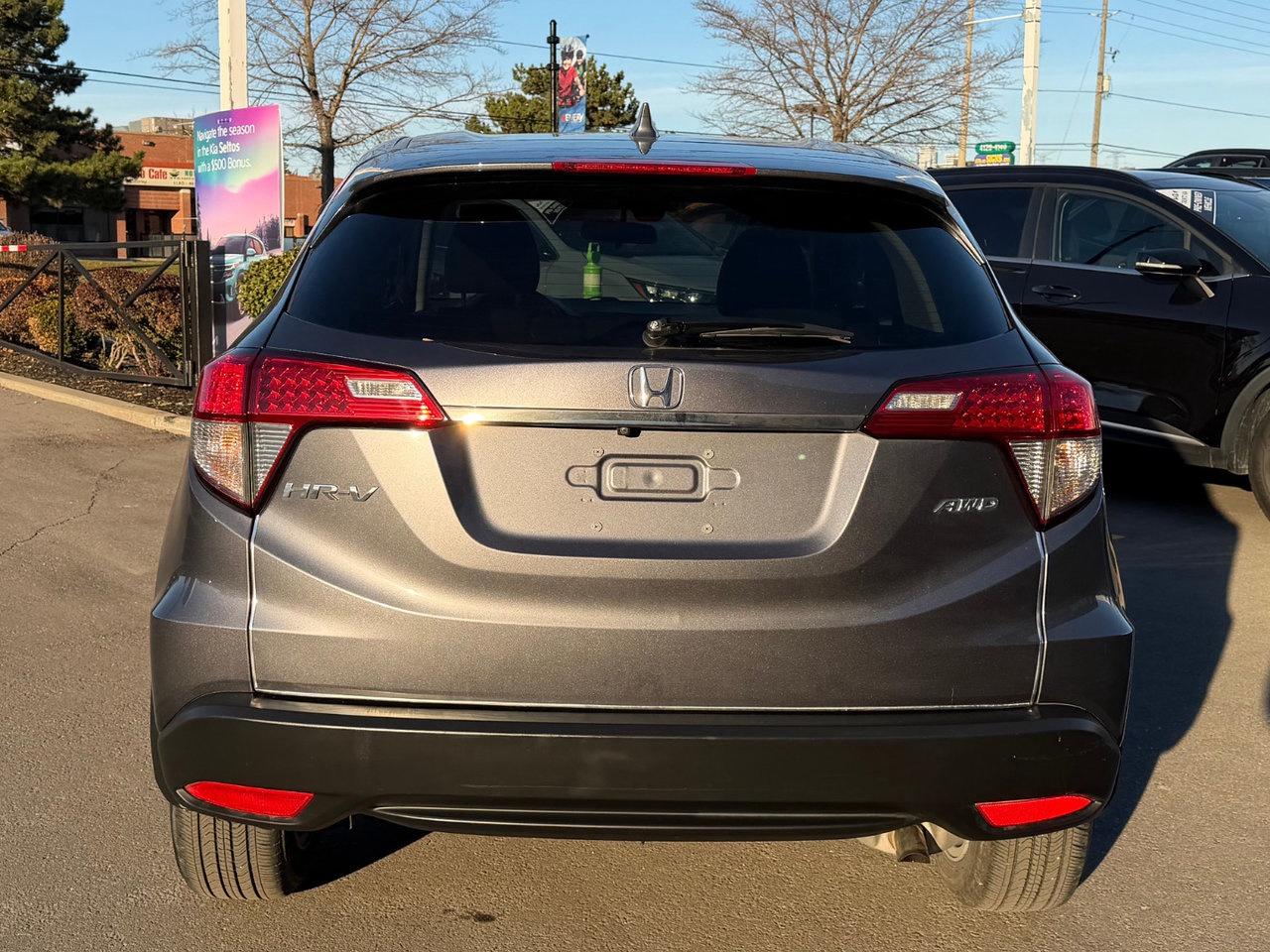 2021 Honda HR-V LX AWD Pkg.   Heated Seats   Apple Carplay Photo3