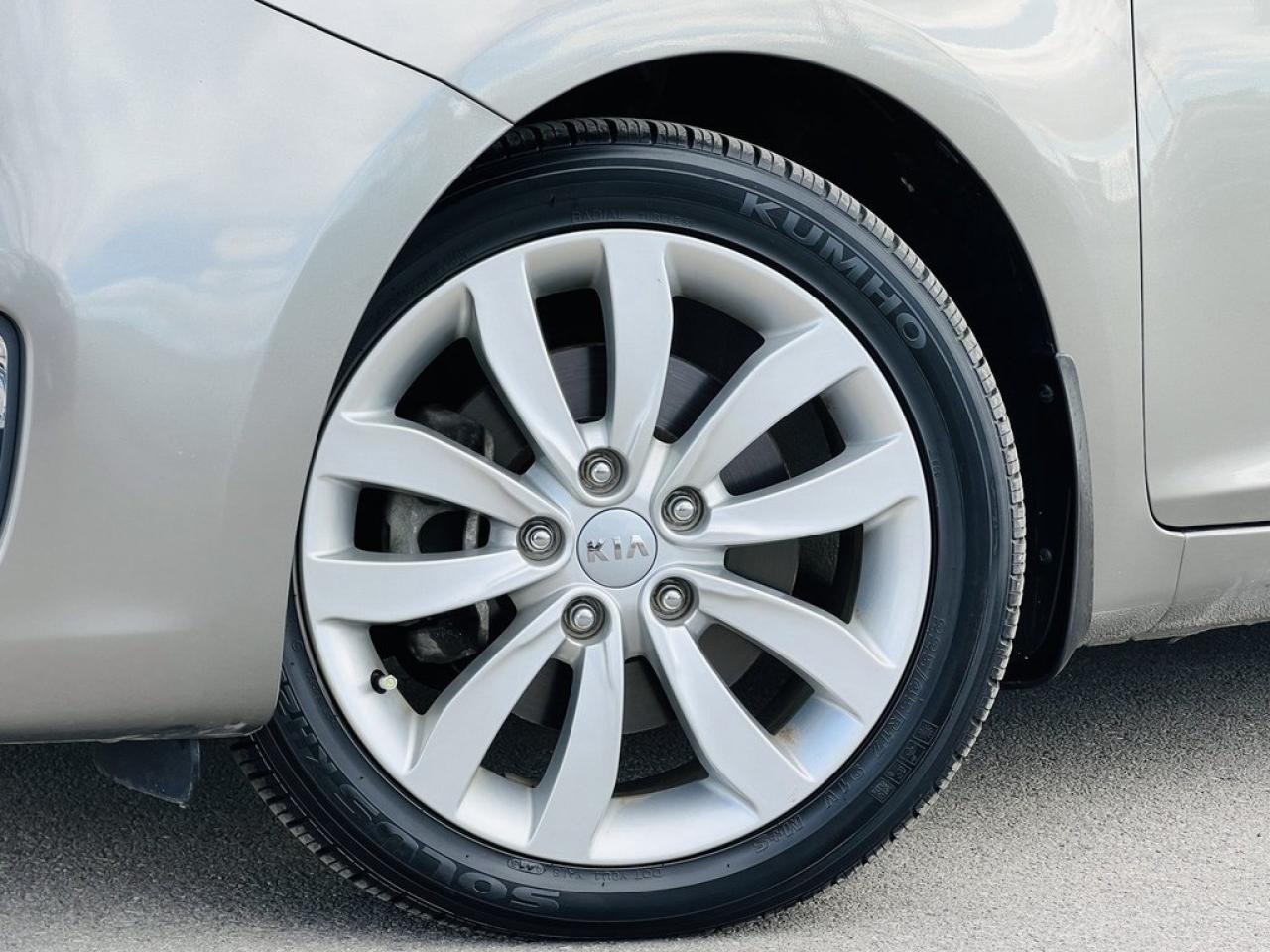 2016 Kia Rondo EX Photo