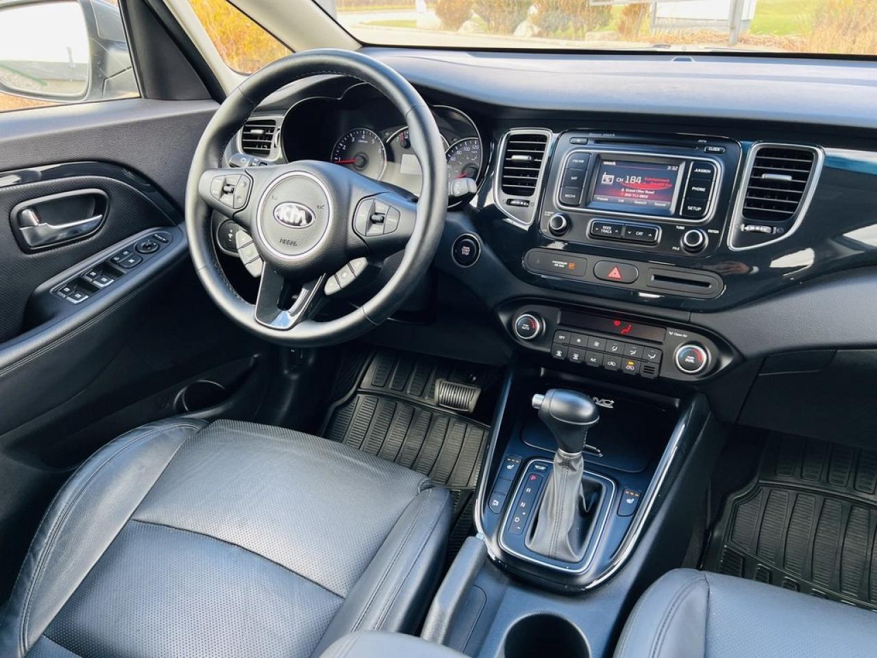 2016 Kia Rondo EX Photo