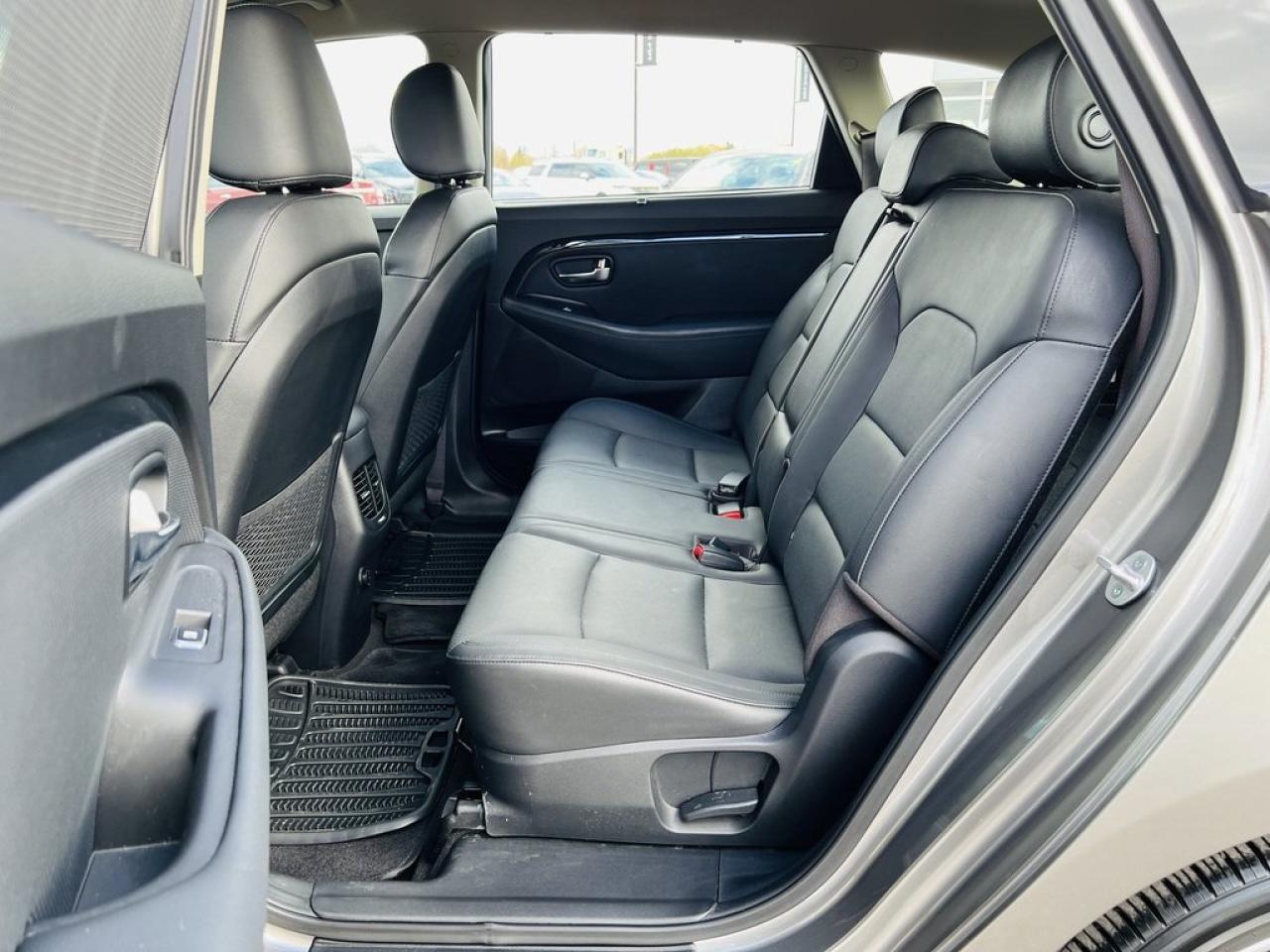 2016 Kia Rondo EX Photo