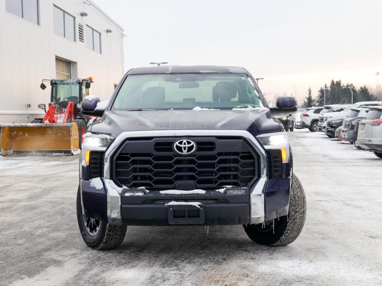 2024 Toyota Tundra SR5 TRD Off Road  TOYOTA TRD OFF-ROAD Low kms with Hard Tri-Fold Cover and Side Steps Included Photo
