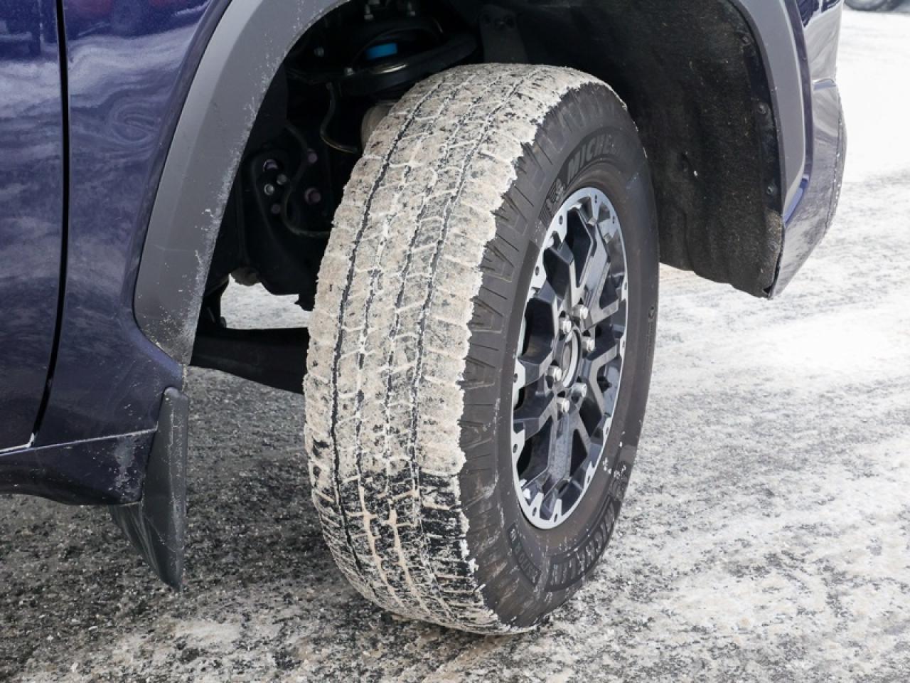 2024 Toyota Tundra SR5 TRD Off Road  TOYOTA TRD OFF-ROAD Low kms with Hard Tri-Fold Cover and Side Steps Included Photo