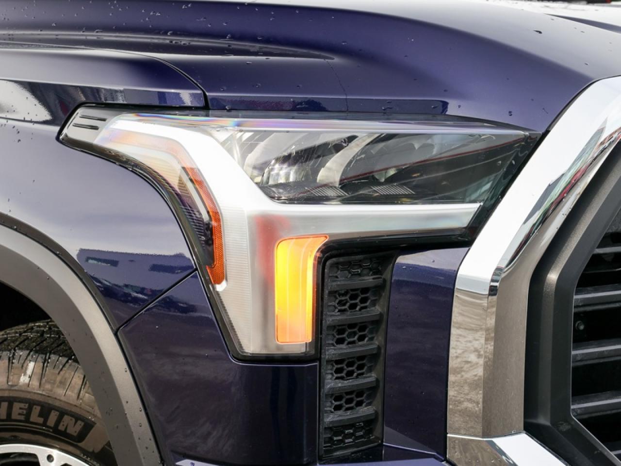 2024 Toyota Tundra SR5 TRD Off Road  TOYOTA TRD OFF-ROAD Low kms with Hard Tri-Fold Cover and Side Steps Included Photo