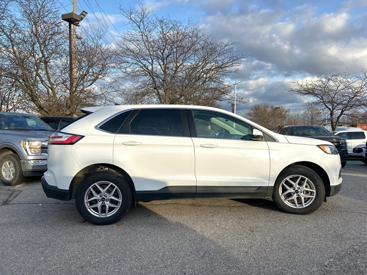 2024 Ford Edge SEL Photo3
