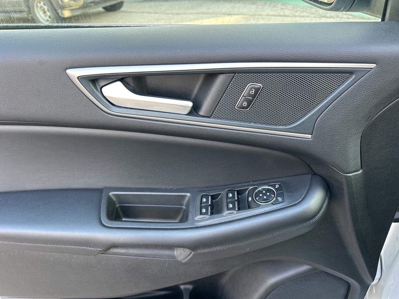 2024 Ford Edge SEL Photo