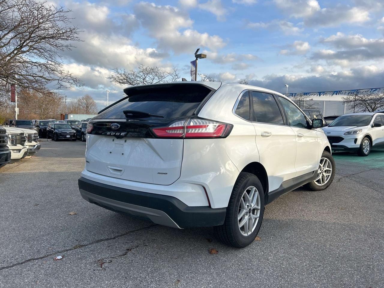 2024 Ford Edge SEL Photo4