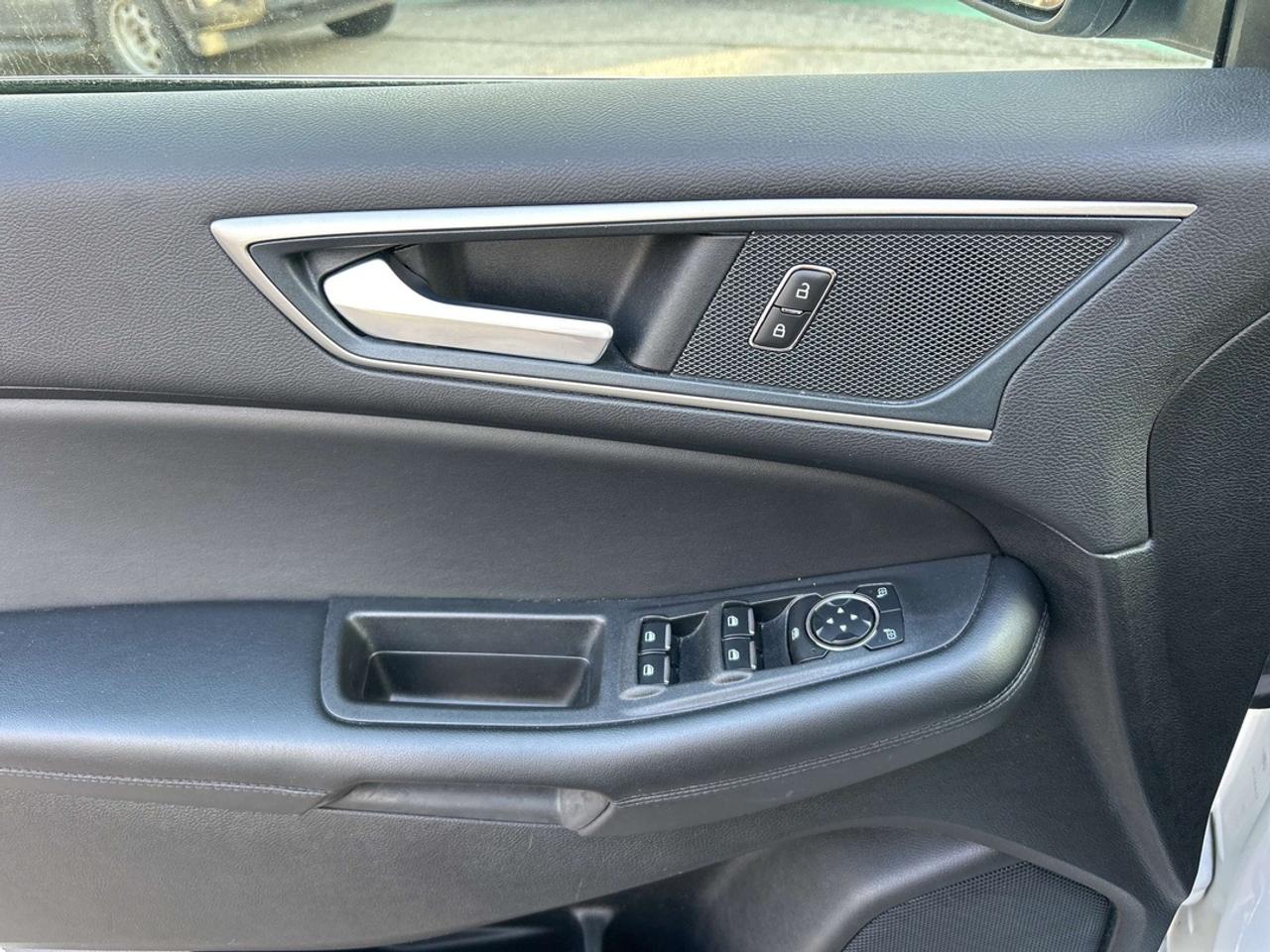 2024 Ford Edge SEL Photo