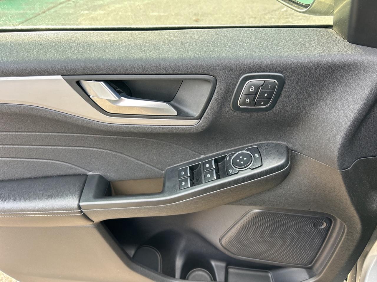 2024 Ford Escape Platinum Photo