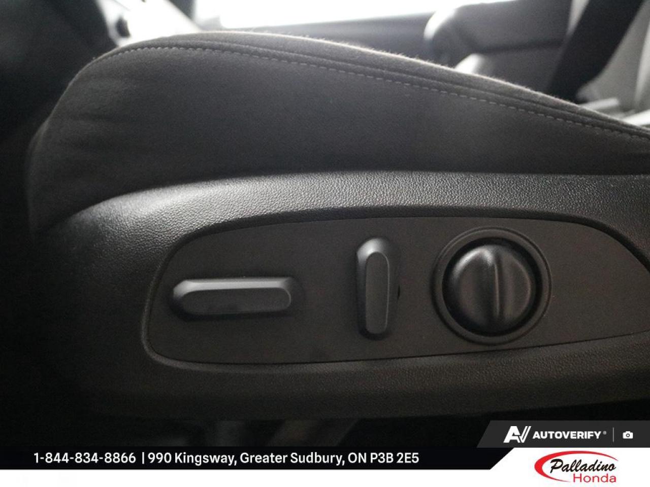 2022 Chevrolet Traverse LT Cloth Photo